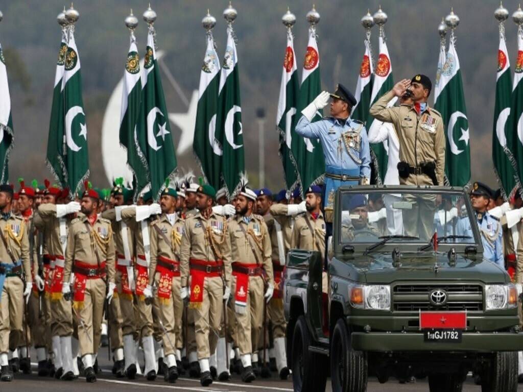 armed-forces-display-military-might-at-pakistan-day-parade-1711176647-9995 How to Join Pakistan Army